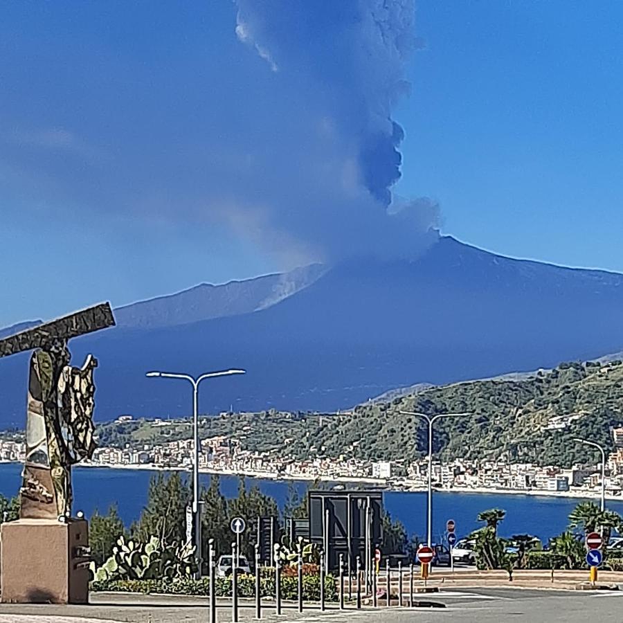 Taormina Private Apartment By Fragranza Di Sicilia Kültér fotó